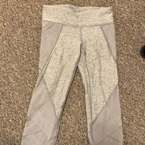 Ivviva size 8 grey cropped leggings